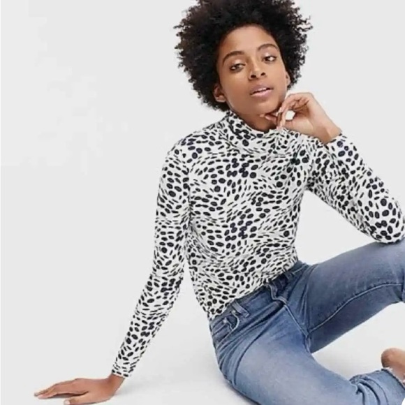 EUC J. Crew Wavy Dots Tissue Turtleneck in Navy Dalmatian. Size Medium. - Picture 5 of 5